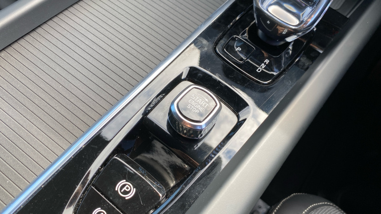 Volvo XC60 2.0 B5P Plus Black Edition 5dr AWD Geartronic Petrol Estate